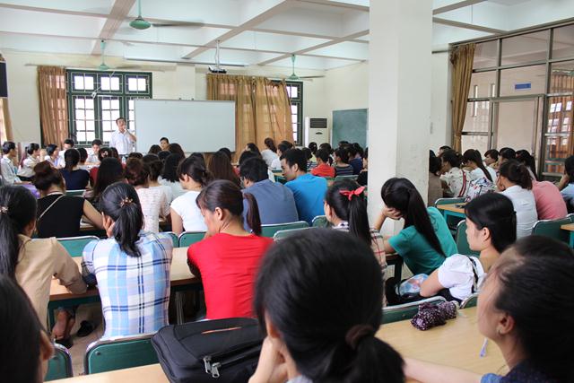 Buổi gặp gỡ trao đổi cơ hội nghề nghiệp tại Trường CĐSP Hà Nội thu hút đông đảo các bạn sinh viên tới tham dự